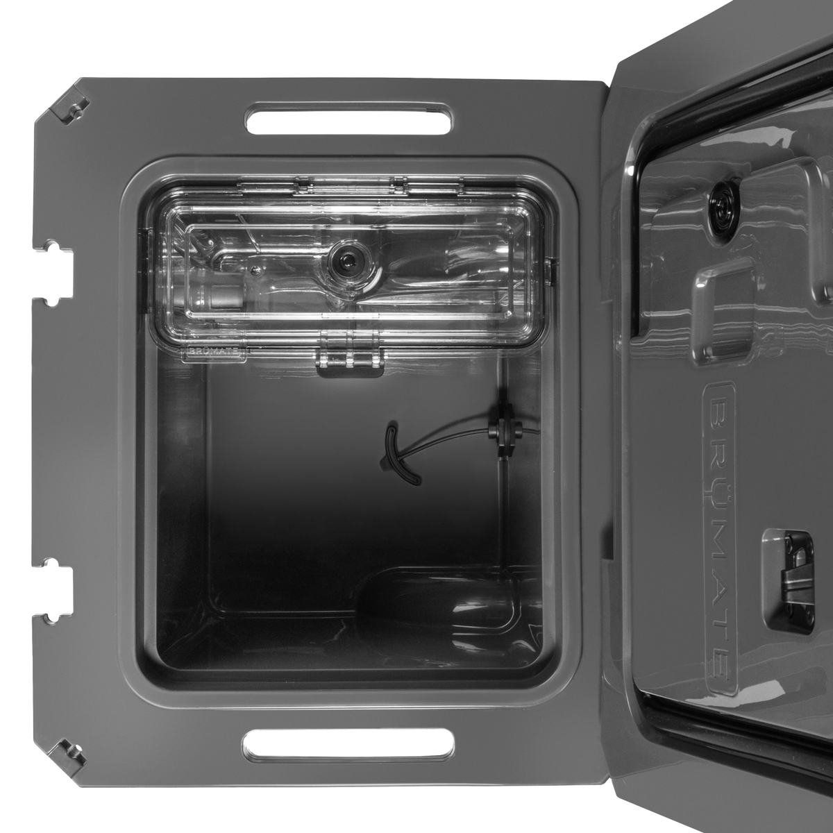 Br Tank 35-Quart Rolling Cooler